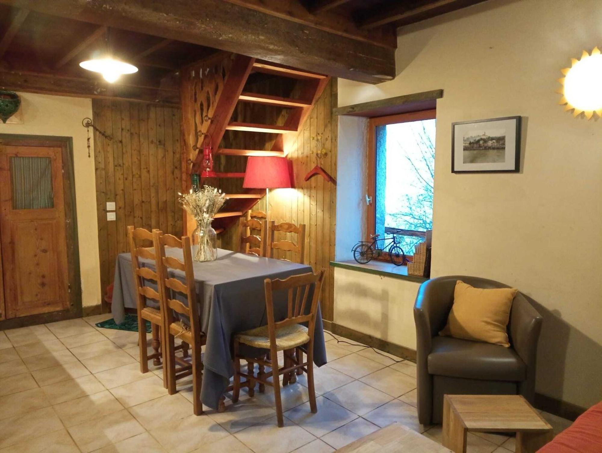 Gites Des Esselards Yzeron Bagian luar foto
