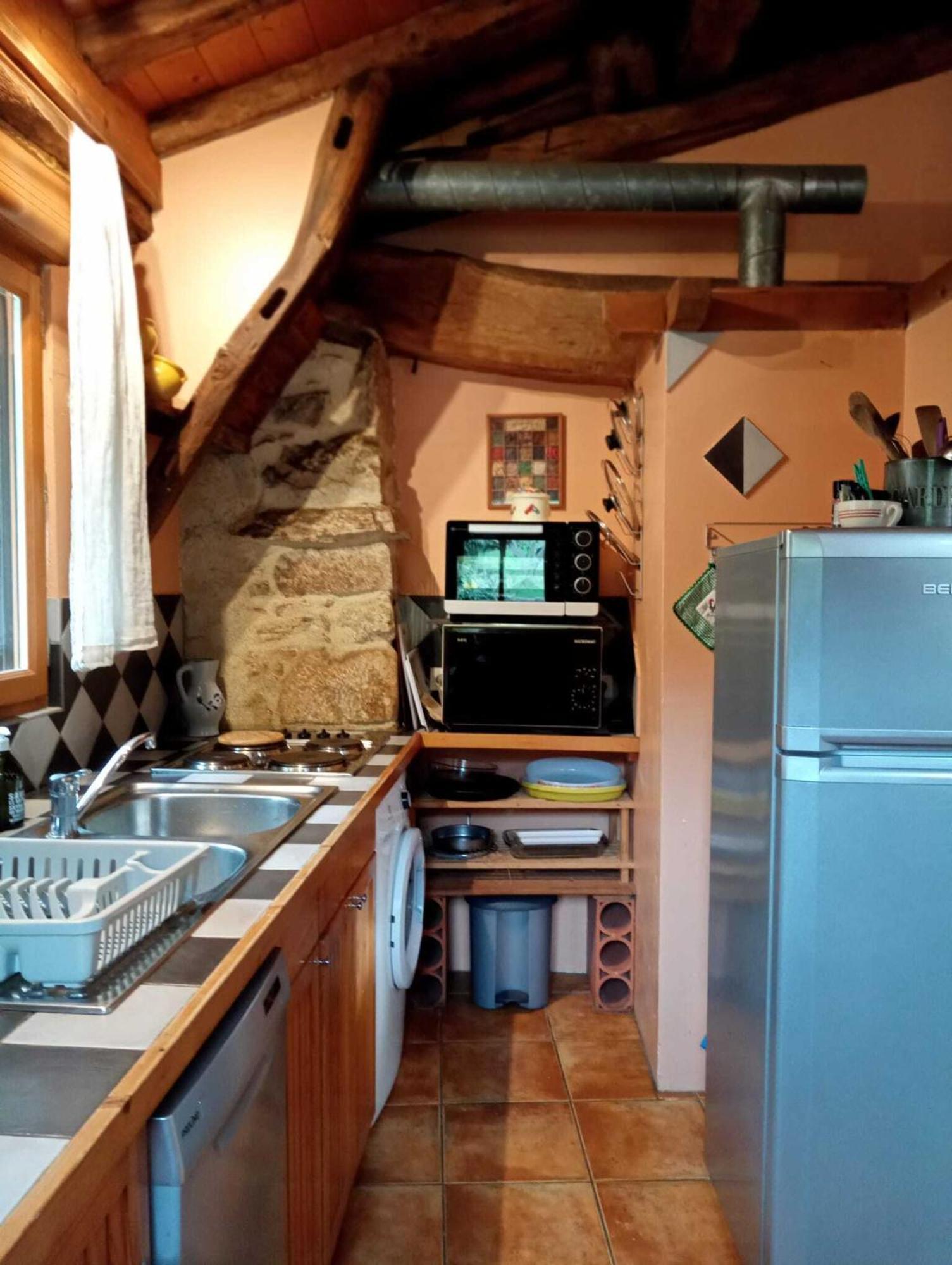 Gites Des Esselards Yzeron Bagian luar foto