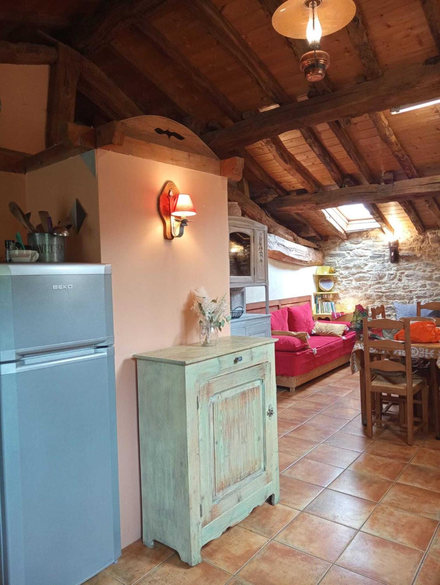 Gites Des Esselards Yzeron Bagian luar foto