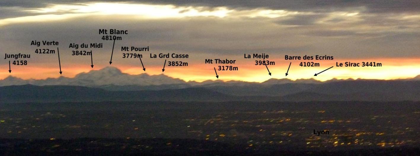 Gites Des Esselards Yzeron Bagian luar foto