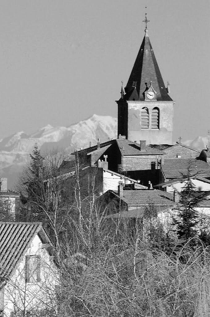 Gites Des Esselards Yzeron Bagian luar foto