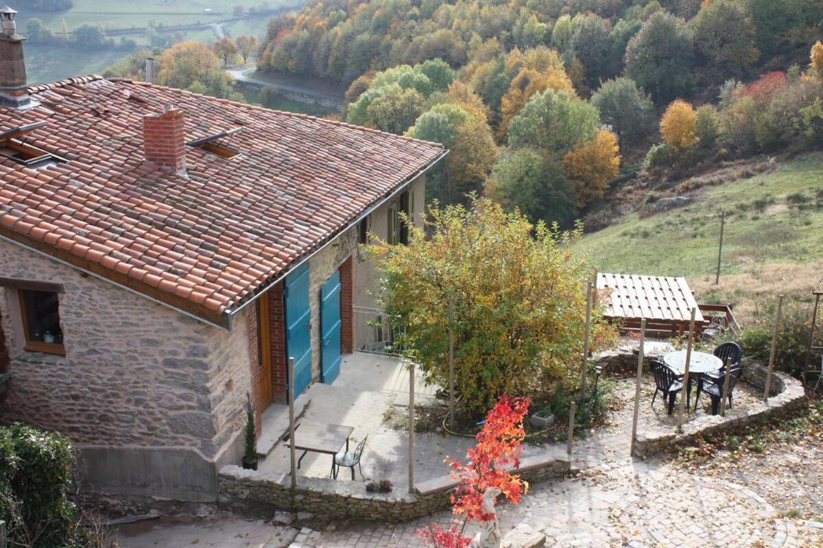 Gites Des Esselards Yzeron Bagian luar foto