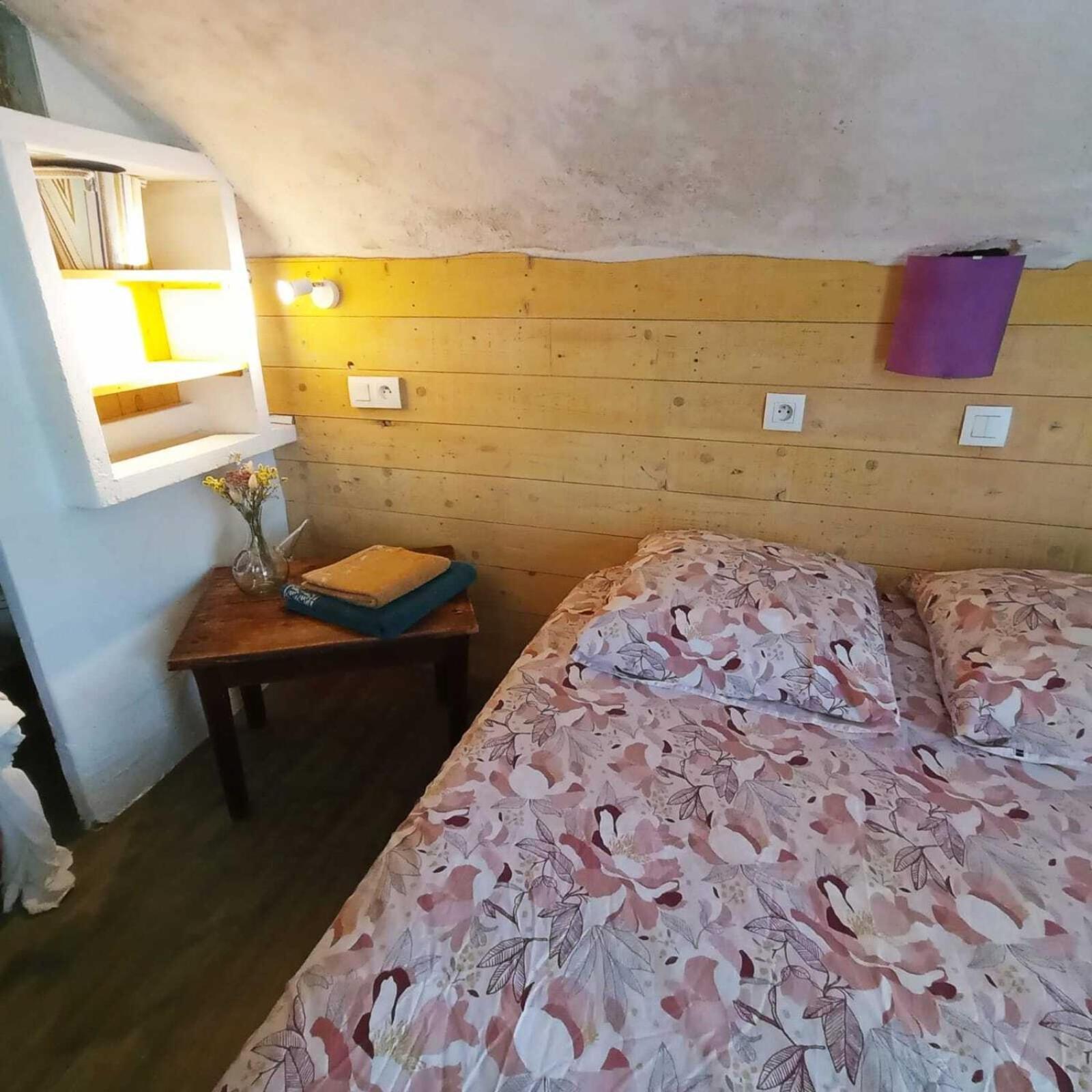 Gites Des Esselards Yzeron Ruang foto