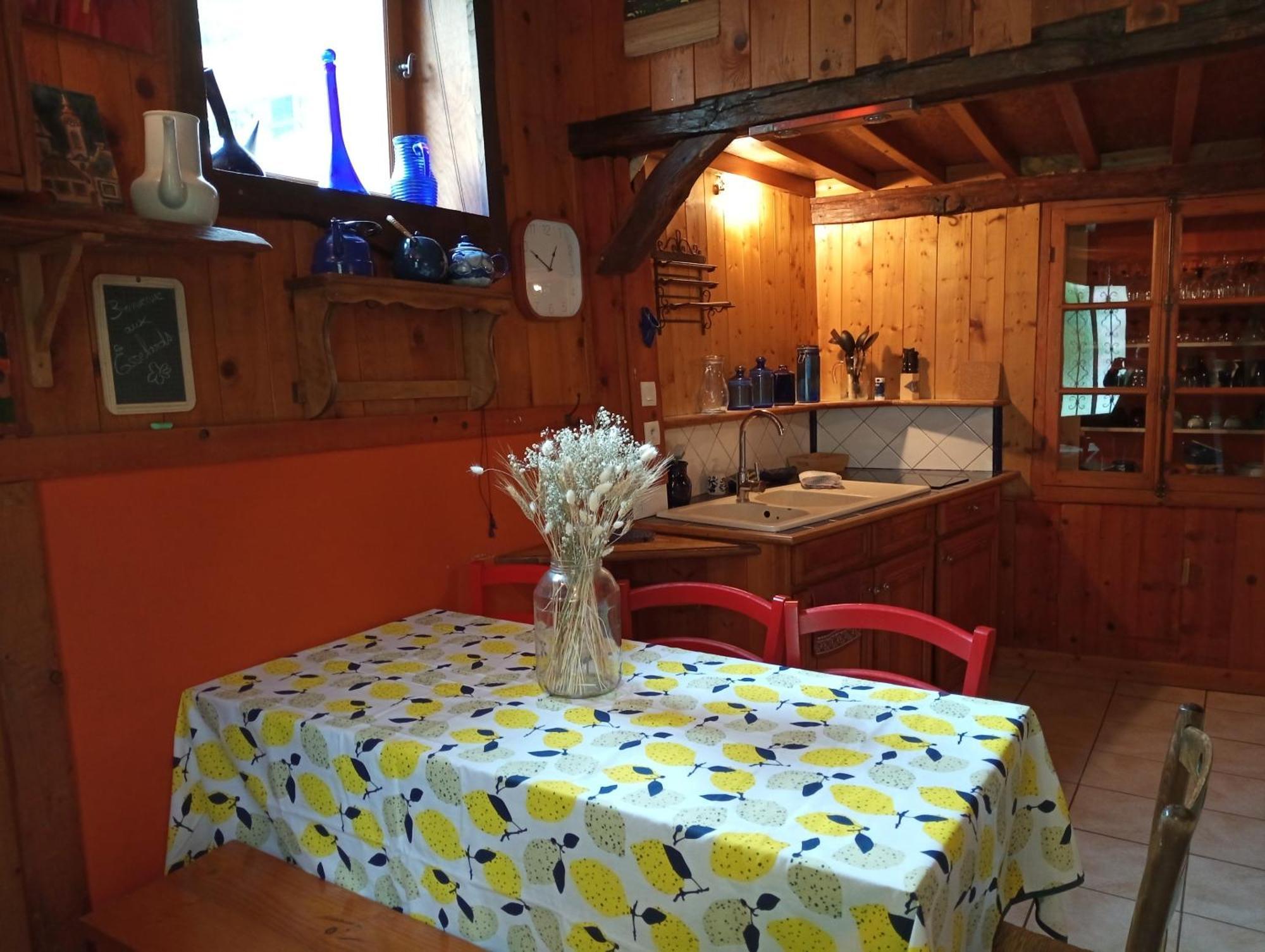 Gites Des Esselards Yzeron Bagian luar foto