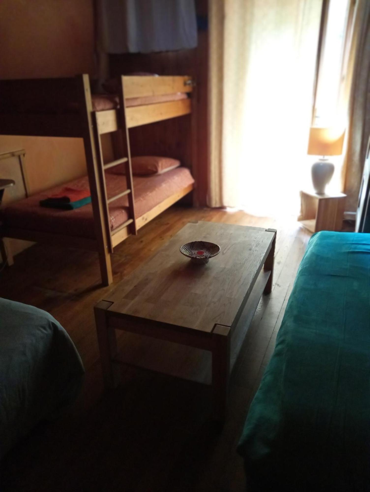 Gites Des Esselards Yzeron Ruang foto